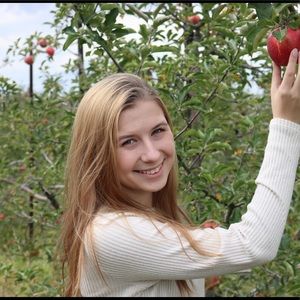 Meet your Posher, Bella